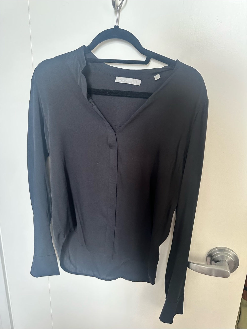 Vince Black V-Neck Long Sleeve Blouse size 4